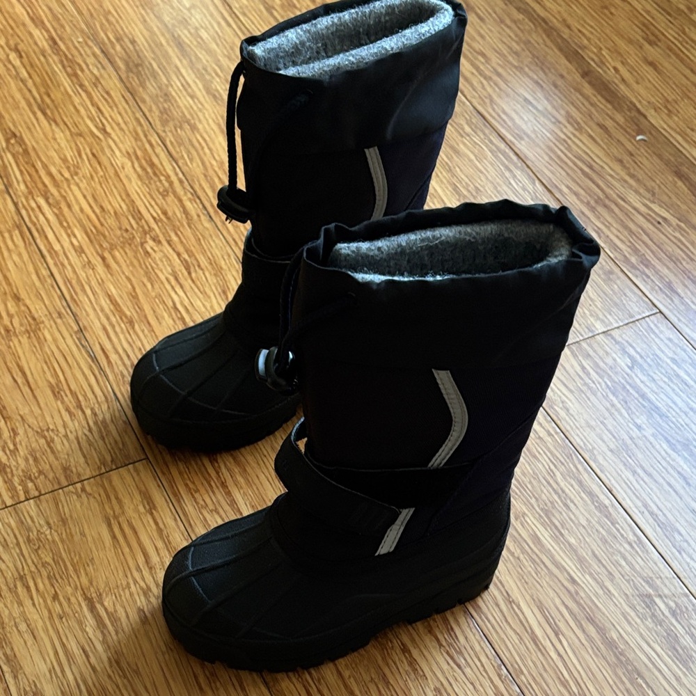 L.L. Bean Kids Black Winter Snow Boots
